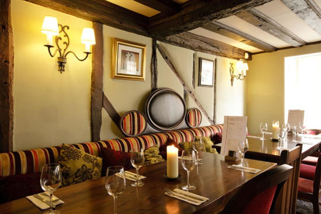 The Bell Hotel & Inn By Greene King Inns Woburn Étterem fotó