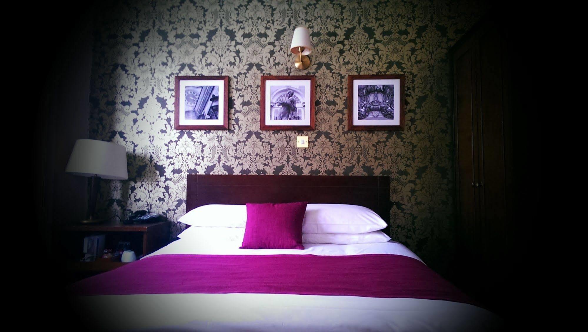 The Bell Hotel & Inn By Greene King Inns Woburn Kültér fotó